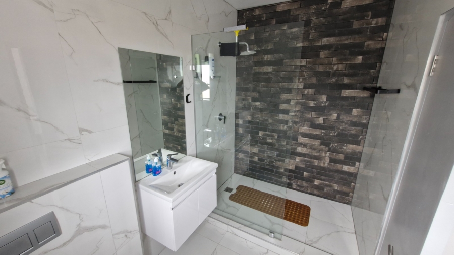 32 Bedroom Property for Sale in Table View Western Cape